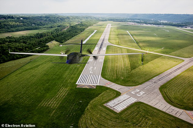 The single-pilot battery-electric aircraft is said to be capable of transporting four passengers over 500km (311 miles) on a single battery charge and with zero direct CO2 emissions